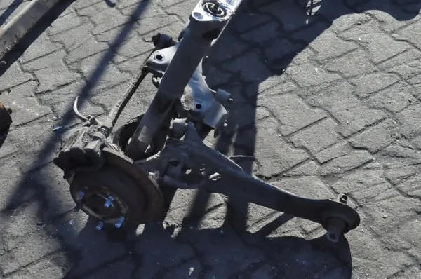 Kia Ceed I taka-akselipalkki OEM 273257 image 8