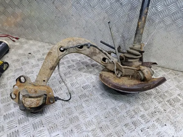 BMW E46 Compact 1.8i Mozzo/Asse Posteriore Sinistro image 5