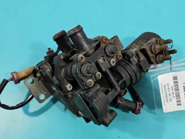 Soupape d'eau Audi OEM 4D0959617A pour A8 D2 image 2