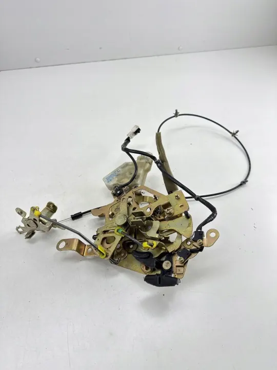 Nissan Elgrand 2004 liukuoven lukkosähkömoottori OEM 82553WL001 image 2