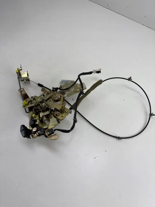 Nissan Elgrand 2004 liukuoven lukkosähkömoottori OEM 82553WL001 image 3