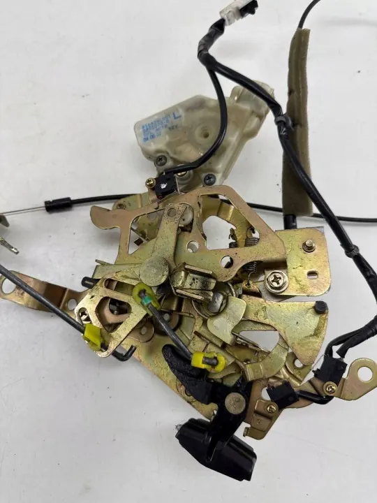 Nissan Elgrand 2004 liukuoven lukkosähkömoottori OEM 82553WL001 image 4