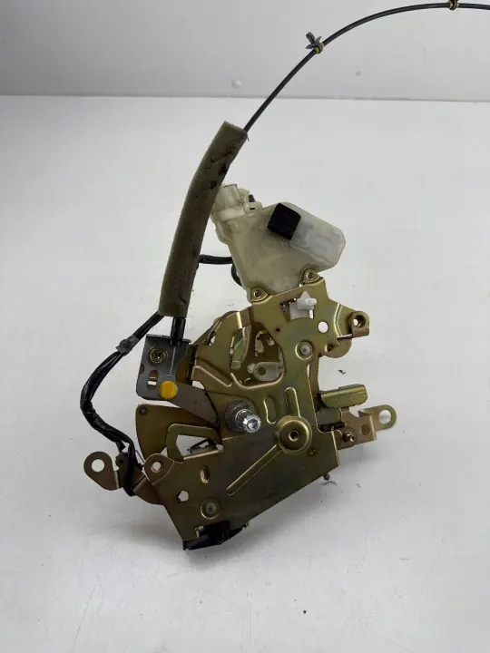 Nissan Elgrand 2004 liukuoven lukkosähkömoottori OEM 82553WL001 image 5