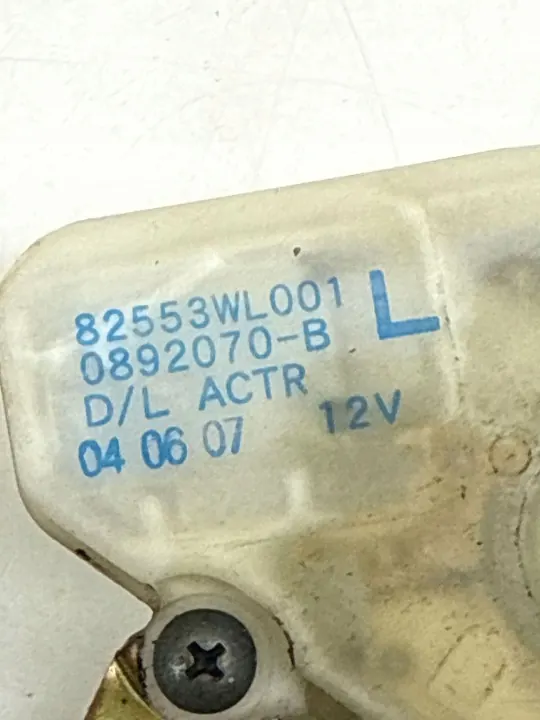 Nissan Elgrand 2004 liukuoven lukkosähkömoottori OEM 82553WL001 image 6