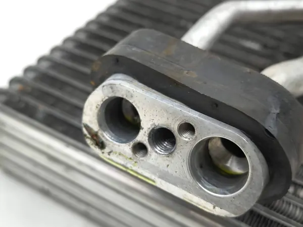 Bentley Flying Spur 2006 Heizungskern A/C OEM AMD196308 image 3