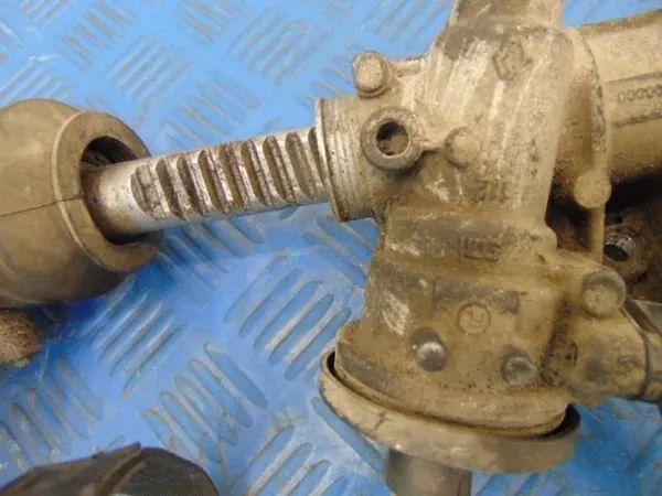 Renault Clio II Caixa de Direção 7700437052 image 3