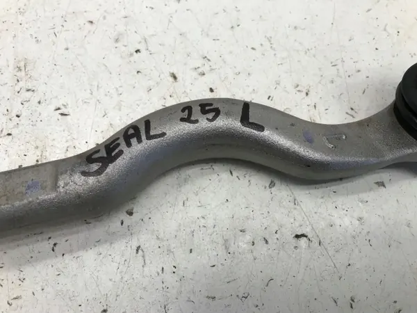 Couvre-colonne DASZEK LL34 OEM - BYD SEAL image 3