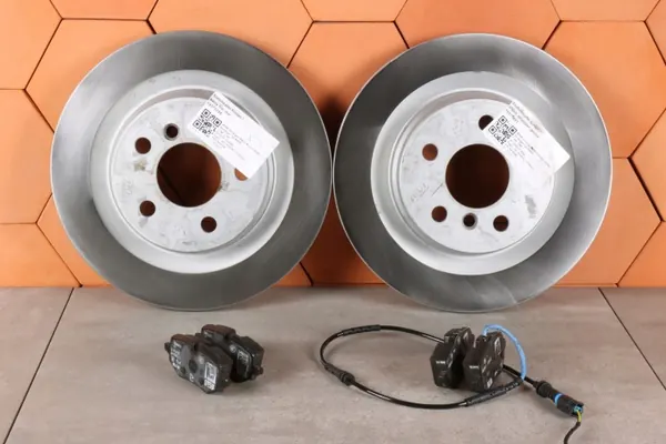 OEM 6891086 Bremscheiben & Beläge Hinten Set 300x20mm image 3