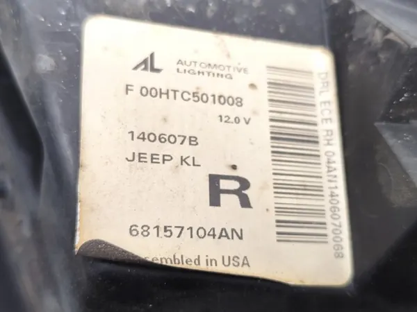 Feu de jour Jeep Cherokee Avant Droit OEM 68157104AN image 7
