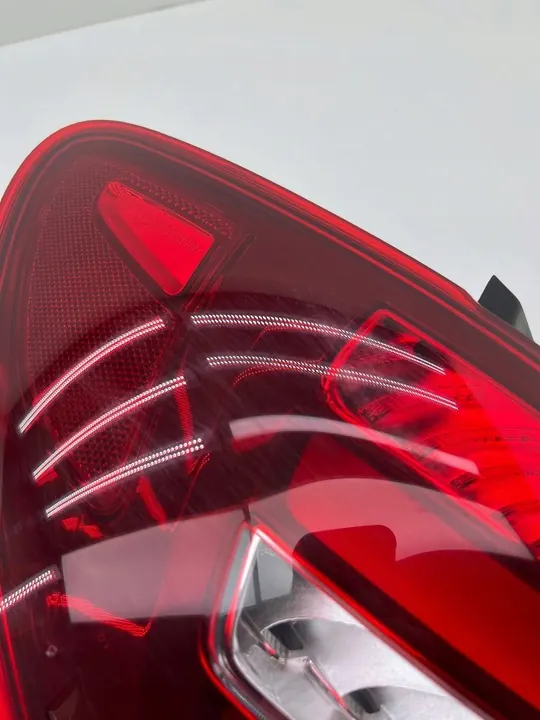 LINKER ACHTERLICHT MERCEDES W246 LCI A2469068700 image 10