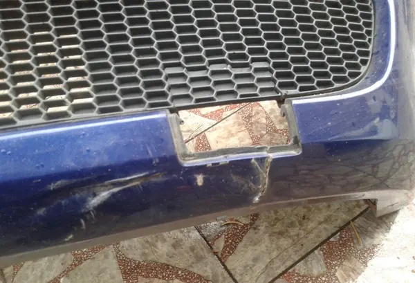 Paraurti anteriore Nissan Almera N16 03-06 image 8