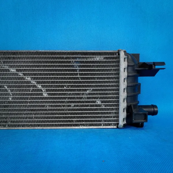 Chłodnica dodatkowa wody Audi S4 8K 3.0TFSI CAK 2009-2012 8K0145804B image 6