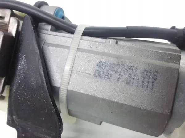 Actuador maletero Audi A6 C7 OEM 4G9827851 - Usado image 4