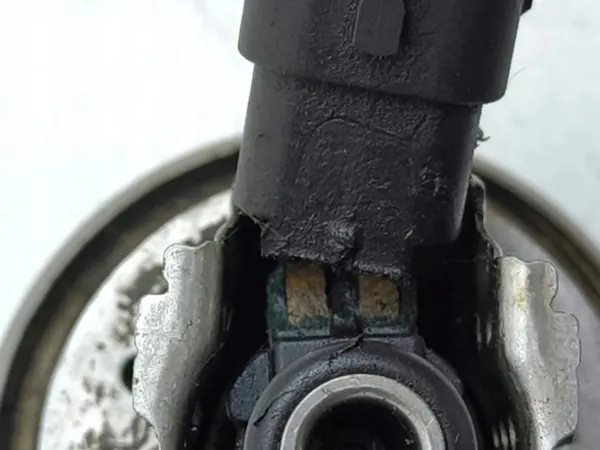 Inyector AdBlue Mercedes OEM A1644900413 - Usado image 8
