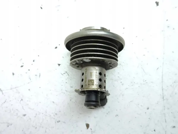 Inyector AdBlue Mercedes OEM A1644900413 - Usado image 9