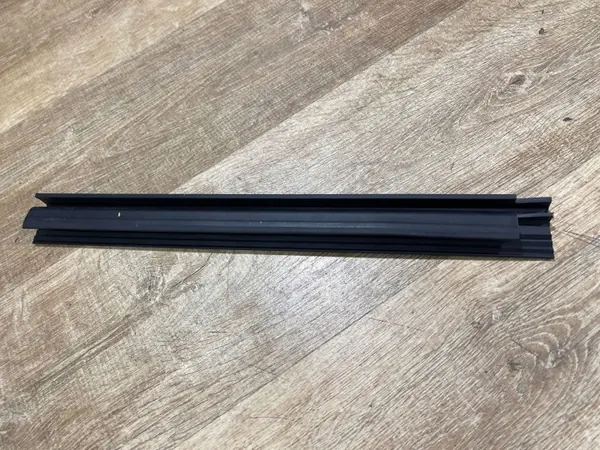 Land Rover Discovery 5 konepeltitiiviste OEM HY3216C834A image 3