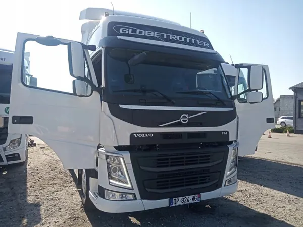 Volvo FM4 XL Cabine Haute Complète OEM 85140140 - 2015 image 3