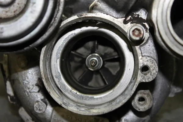 BMW F01 F07 F10 F12 E70 E71 5.0i N63B44A - Turbo image 2