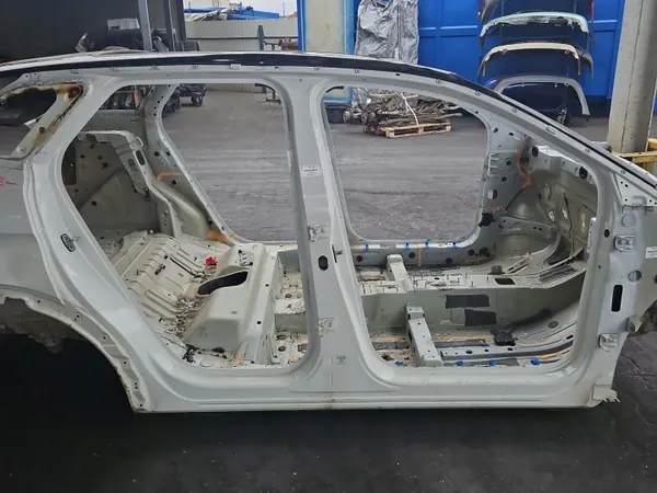 OEM IMPRK1534456 Oikea Keskipilari B Peugeot 3008 II image 2