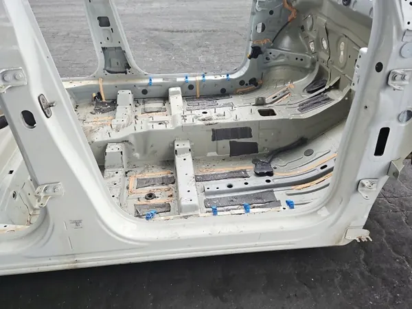 OEM IMPRK1534456 Oikea Keskipilari B Peugeot 3008 II image 4