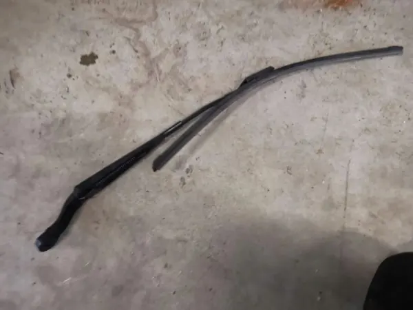 OEM 23251331 fram vindrutetorkararm för Chevrolet Volt II image 2