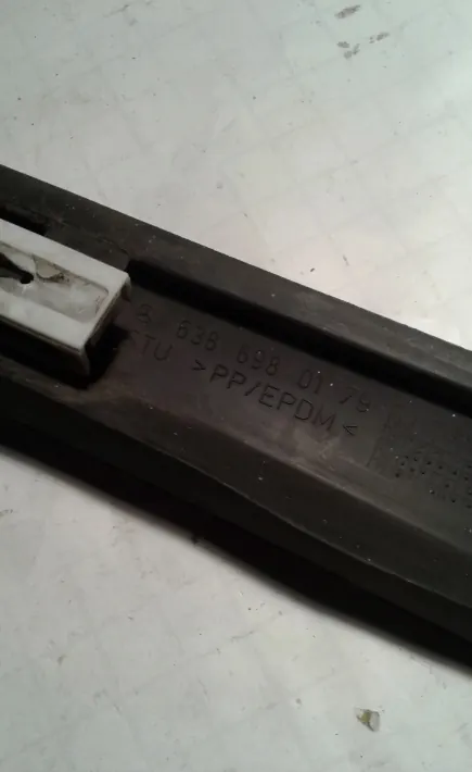 Front Right Window Trim Mercedes Vito W638 MB 6386980179 image 2