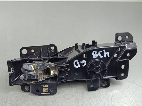 Poignée intérieure arrière Jeep Grand Wagoneer 2022 07292022 image 4