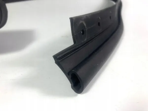 RAM 1500 motorkapdichting OEM 68291626AB 2019-2026 image 5