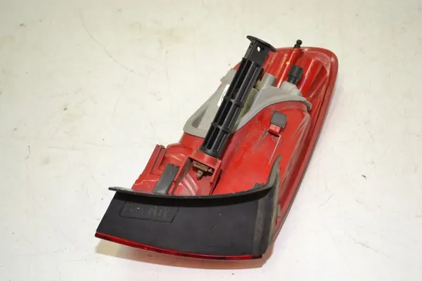 AUDI A4 B8 LIFT SEDAN LUZ TRASERA DERECHA LED image 8