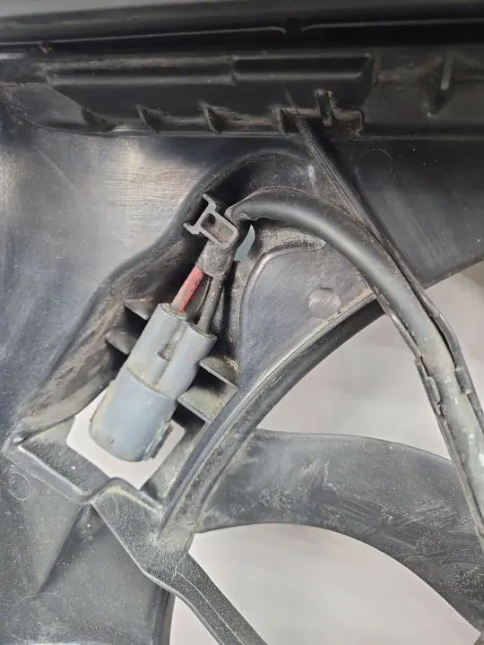 Radiatorventilator Jeep OE OEM 55038994AG - Gebruikt image 8