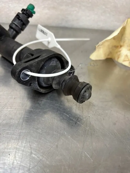 Kupplungsnehmerzylinder Seat Arona image 2