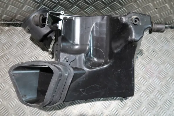 Ilmansuodattimen kotelo alhaalla Opel Zafira C 1.6 CDTI image 3