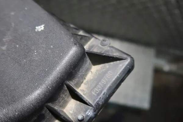 Ilmansuodattimen kotelo alhaalla Opel Zafira C 1.6 CDTI image 6