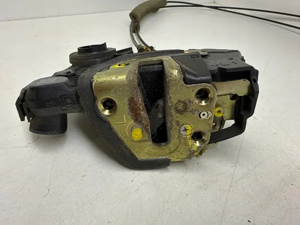 Dörrlås Coupé 2007 Toyota Solara 69040AA060 image 2