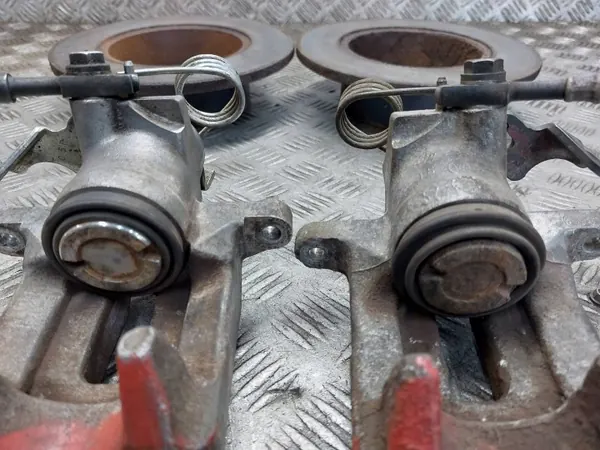 Jarrurattaat + Palat + Puristimet Taka OEM TYŁ image 4