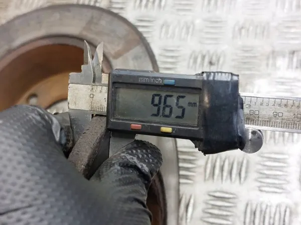Jarrurattaat + Palat + Puristimet Taka OEM TYŁ image 8