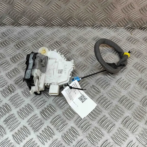 Höger framdörrslås Audi Q3 8U 2016 image 2