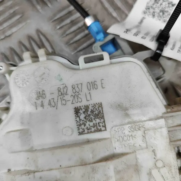 Höger framdörrslås Audi Q3 8U 2016 image 6