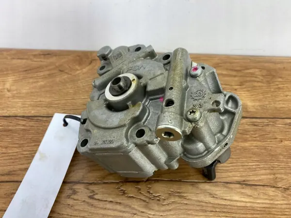 Oliepomp OEM 04893614AF voor Jeep Wrangler 2018 image 3