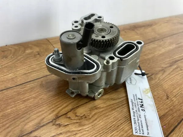 Oliepomp OEM 04893614AF voor Jeep Wrangler 2018 image 4