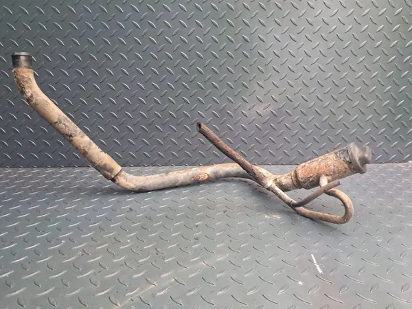 Brandstofvulpijp OEM 1 180 956 BMW E30 image 4