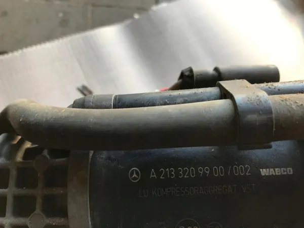 Compressor suspensão Mercedes OEM A2133209900 image 3