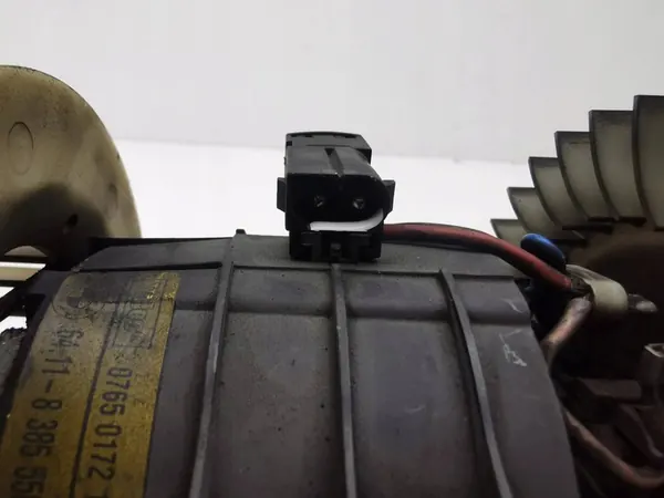 Ventilador de aquecimento BMW 5 E39 2002 OEM 8385558 image 5