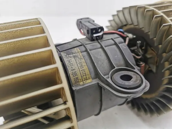 Ventilador de aquecimento BMW 5 E39 2002 OEM 8385558 image 7