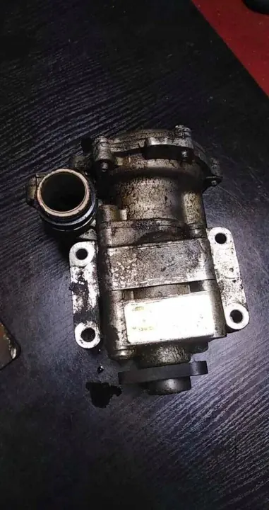Réservoir de pompe direction OEM 7614955 d'occasion image 4