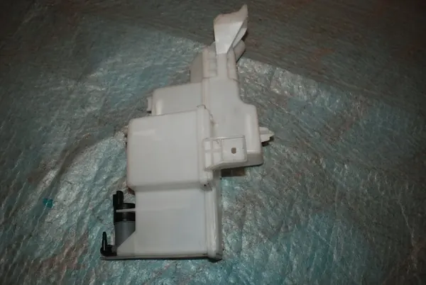 Pesunesteen säiliö Nissan Qashqai J12 2021- 28910-6UA0A image 4