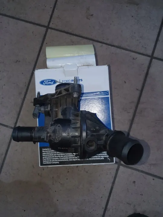 Termostat OEM KK2Q-9K478-CA för Ford Transit/Custom image 3