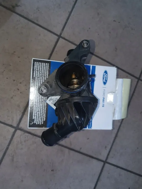 Termostat OEM KK2Q-9K478-CA för Ford Transit/Custom image 4