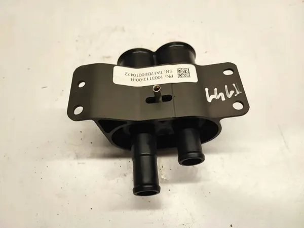 Tesla värmekärnventil OEM 100311700H - Begagnad image 10