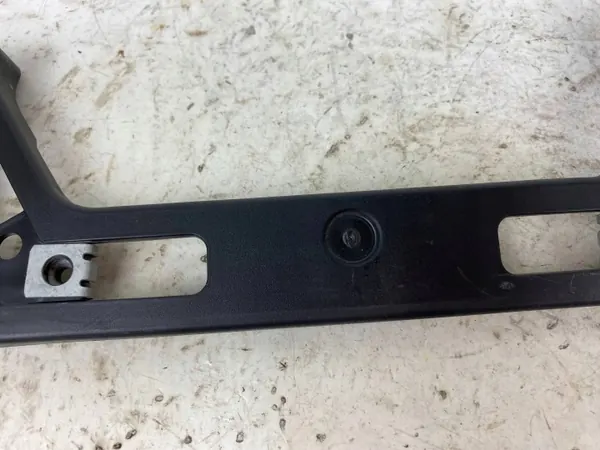 Toyota Mirai II achter kentekenplaathouder OEM 52114-62050 image 3